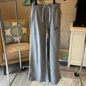 Nike Wide leg sweatpants
